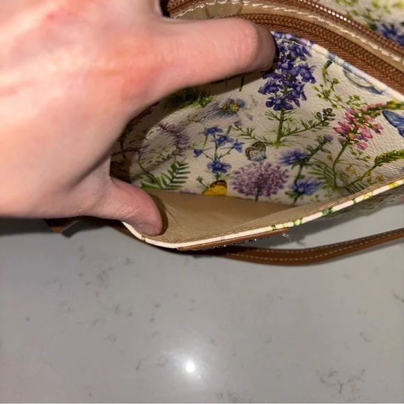 Koltov Makenna Crossbody Bag - Picture 10 of 10